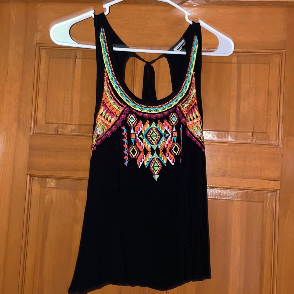 Small Tie Back Black Pattern Tank